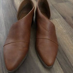 Universal Thread Wenda Cut Out Bootie